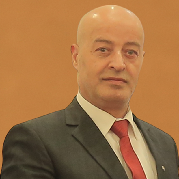 عدنان رمضان محمد أبو شريحة